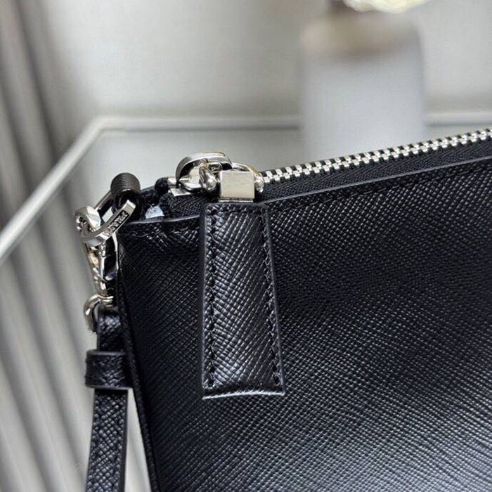 PRADA 2NH024 クラッチバッグ サフィアーノ十字紋 サイズ:24x17cm