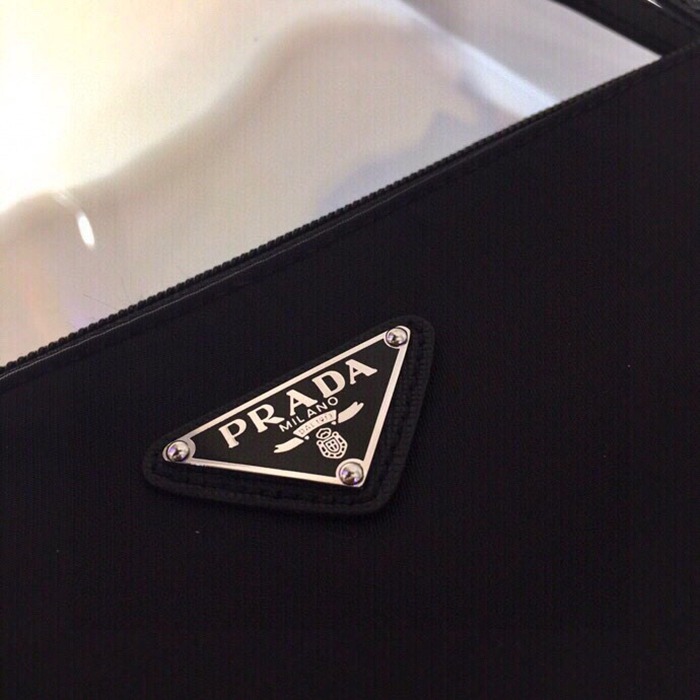 PRADA 2NE789 クラッチバッグ ナイロン三角ロゴ サイズ:24x17x6.5cm