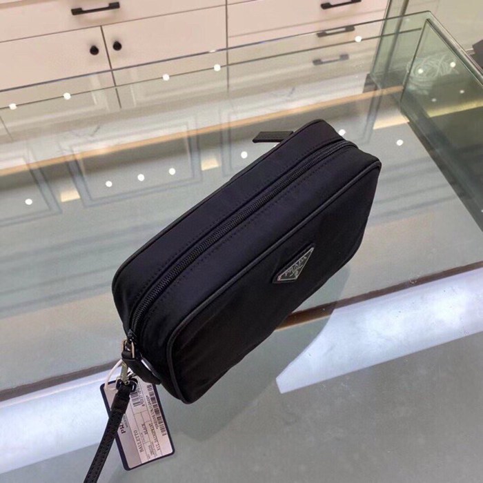 PRADA 2NE035 クラッチバッグ ナイロン三角 サイズ:24x16cm