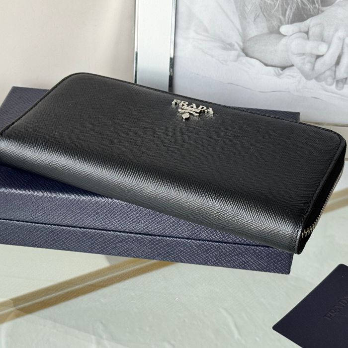 PRADA 1ML506 クラシックジッピー長財布 サフィアーノ十字紋 サイズ:19x12cm