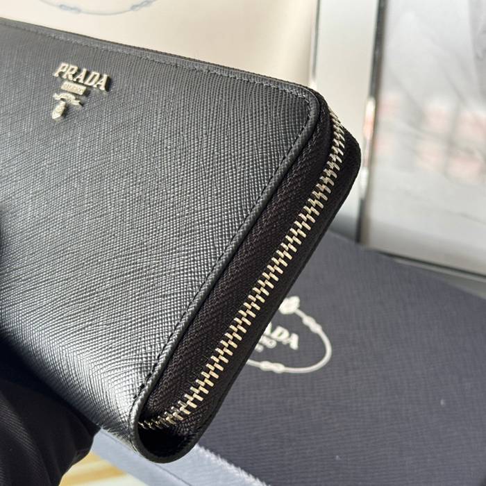 PRADA 1ML506 クラシックジッピー長財布 サフィアーノ十字紋 サイズ:19x12cm