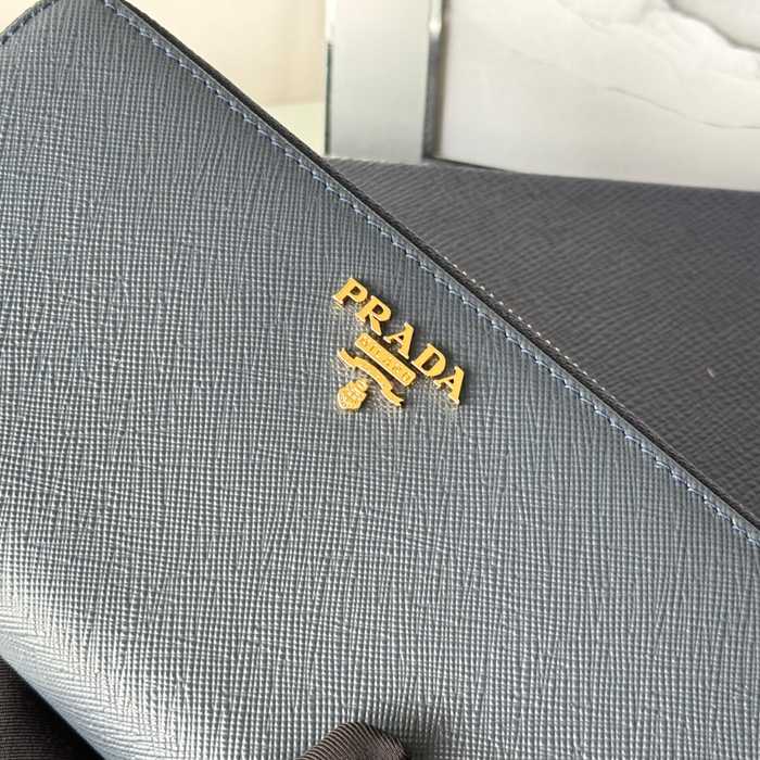 PRADA 1ML506 クラシックジッピー長財布 サフィアーノ十字紋 サイズ:19x12cm