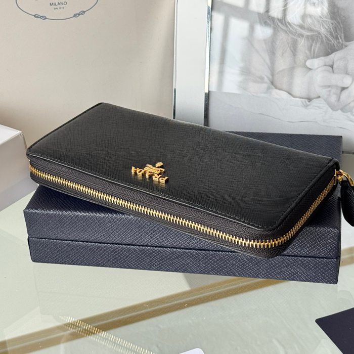 PRADA 1ML506 クラシックジッピー長財布 サフィアーノ十字紋 サイズ:19x12cm