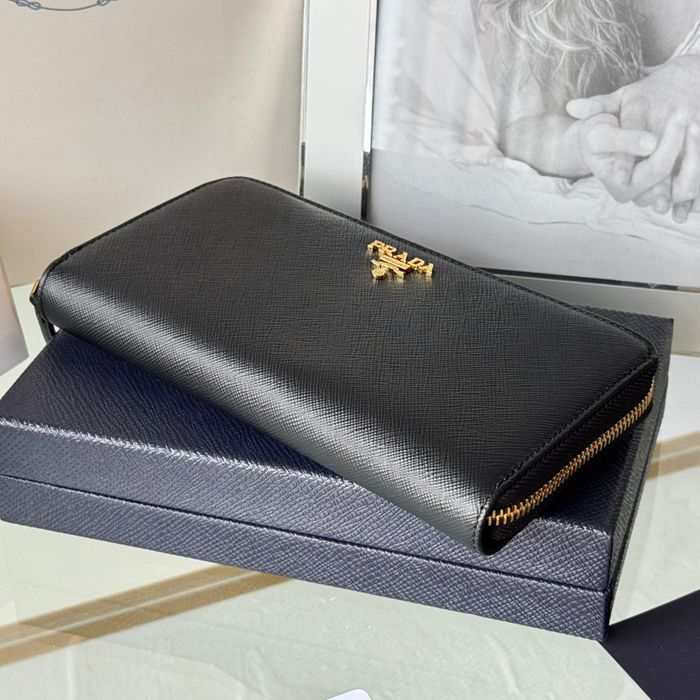 PRADA 1ML506 クラシックジッピー長財布 サフィアーノ十字紋 サイズ:19x12cm