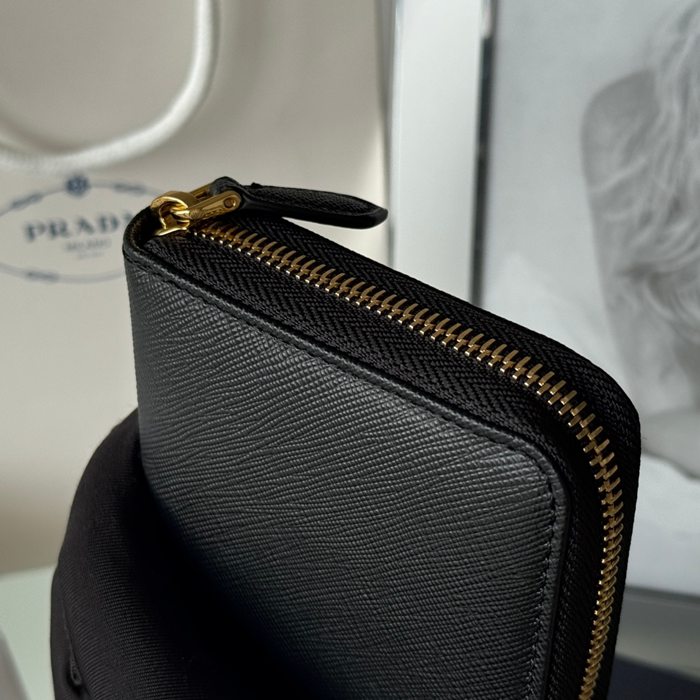 PRADA 1ML506 クラシックジッピー長財布 サフィアーノ十字紋 サイズ:19x12cm