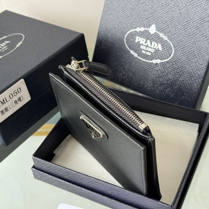 PRADA 1ML050 短財布 サフィアーノ十字紋 牛皮 サイズ:10x9cm