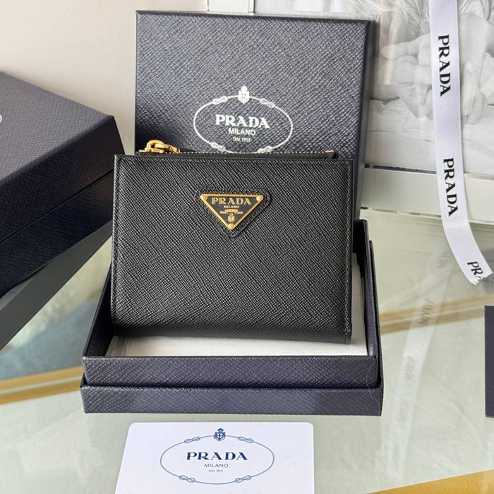 PRADA 1ML050 短財布 サフィアーノ十字紋 牛皮 サイズ:10x9cm