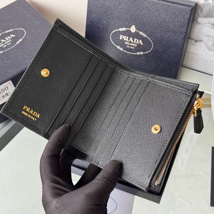 PRADA 1ML050 短財布 サフィアーノ十字紋 牛皮 サイズ:10x9cm