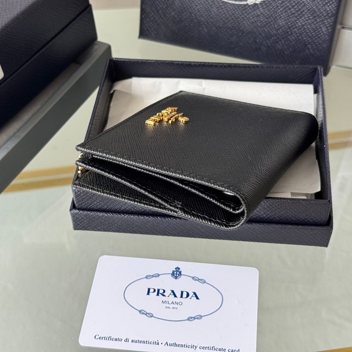 PRADA 1ML050 短財布 サフィアーノ十字紋 牛皮 サイズ:10x9cm