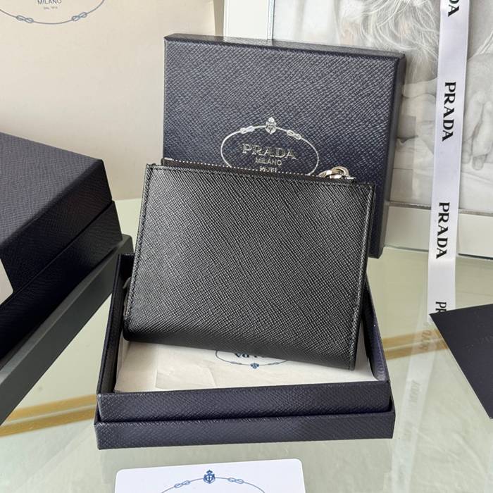 PRADA 1ML050 短財布 サフィアーノ十字紋 牛皮 サイズ:10x9cm