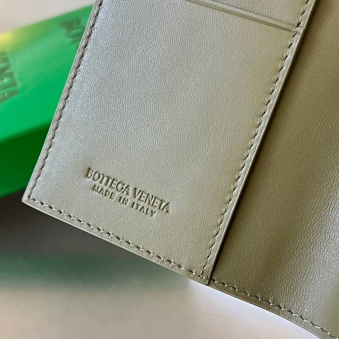 BOTTEGA VENETA BV 607482 新作パスポートケース 編み牛皮 13.3x9.5cm サイズ:13.3x9.5cm