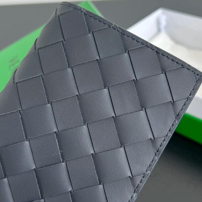 BOTTEGA VENETA BV 607482 新作パスポートケース 編み牛皮 13.3x9.5cm サイズ:13.3x9.5cm