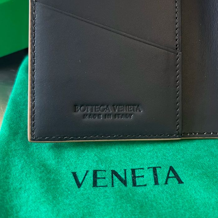 BOTTEGA VENETA BV 629679 新作パッチワークパスポートケース 編み牛皮 13.3x9.5cm サイズ:13.3x9.5cm