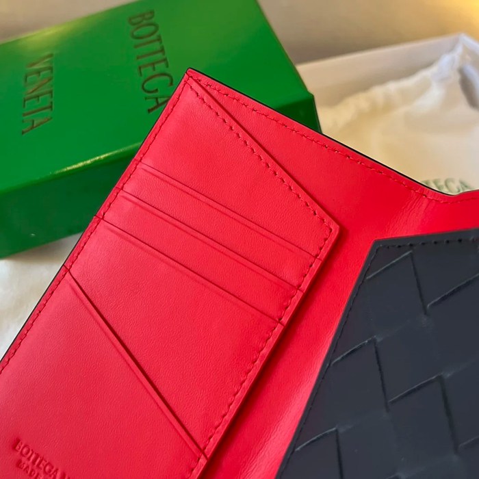 BOTTEGA VENETA BV 629679 新作パッチワークパスポートケース 編み牛皮 13.3x9.5cm サイズ:13.3x9.5cm