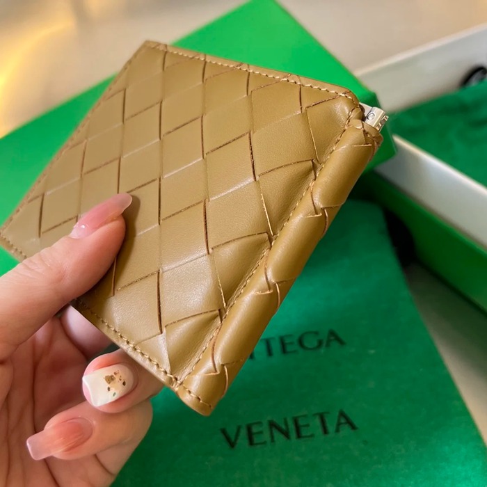 BOTTEGA VENETA BV 592626 新作マネークリップ 編み牛皮 11.5x9x0.5cm サイズ:11.5x9x0.5cm