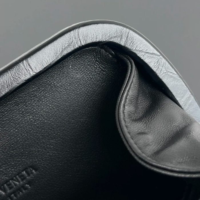 BOTTEGA VENETA BV 737025 ノット イブニングバッグ ワニ革 19x11.5cm サイズ:19x11.5cm