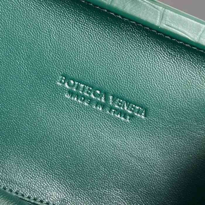 BOTTEGA VENETA BV 737025 ノット イブニングバッグ ワニ革 19x11.5cm サイズ:19x11.5cm