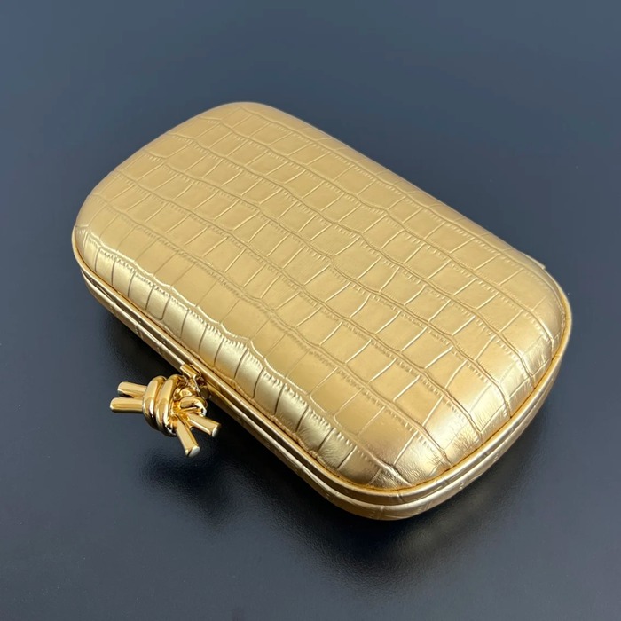 BOTTEGA VENETA BV 737025 ノット イブニングバッグ ワニ革 19x11.5cm サイズ:19x11.5cm