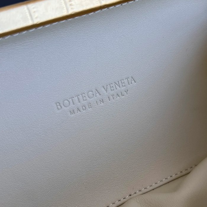 BOTTEGA VENETA BV 737025 ノット イブニングバッグ ワニ革 19x11.5cm サイズ:19x11.5cm