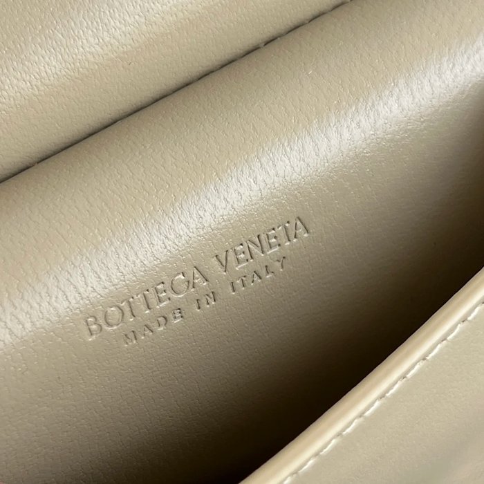 BOTTEGA VENETA BV 810596 ソリスティス カードケース 11x7.8x2.5cm サイズ:11x7.8x2.5cm