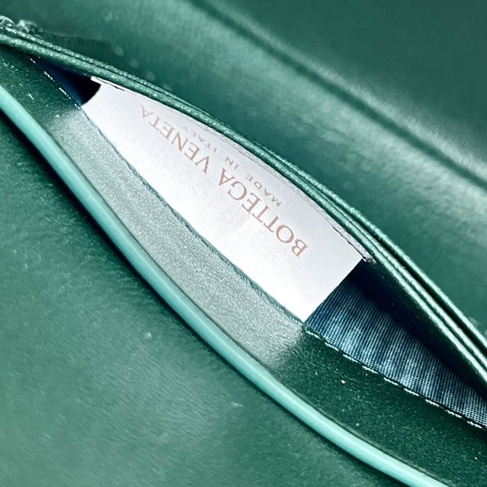 BOTTEGA VENETA BV 741511 クラッチバッグ ワニ紋羊革 31x13cm サイズ:31x13cm