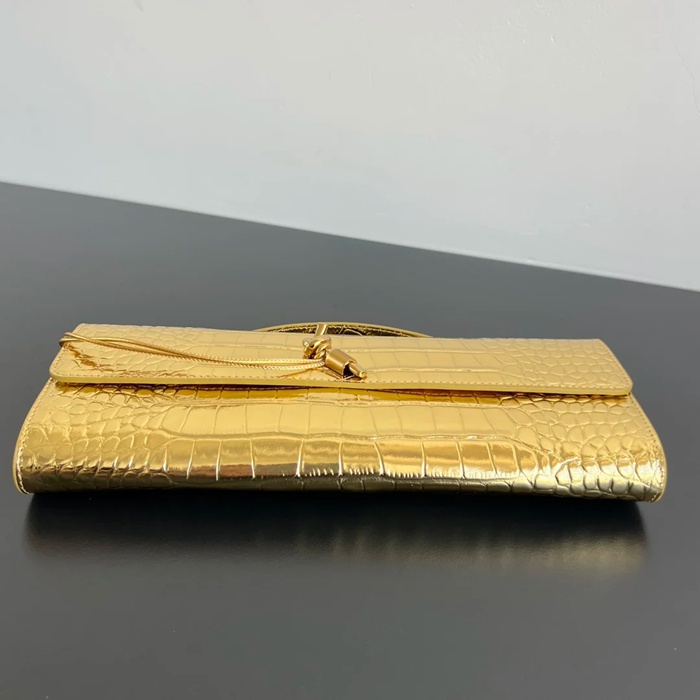 BOTTEGA VENETA BV 741511 クラッチバッグ ワニ紋羊革 31x13cm サイズ:31x13cm