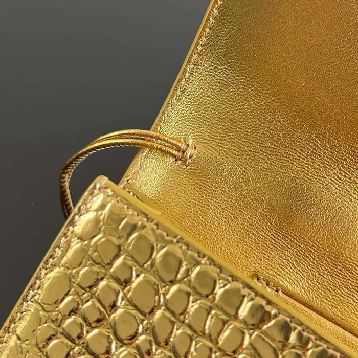 BOTTEGA VENETA BV 741511 クラッチバッグ ワニ紋羊革 31x13cm サイズ:31x13cm