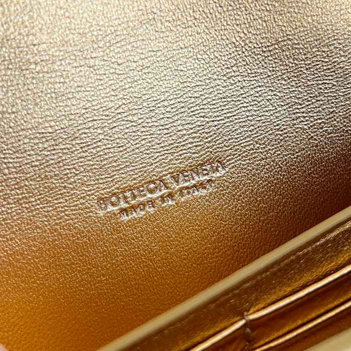 BOTTEGA VENETA BV 741511 クラッチバッグ ワニ紋羊革 31x13cm サイズ:31x13cm