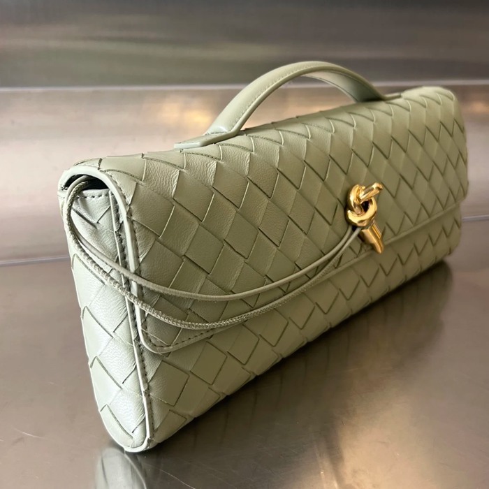 BOTTEGA VENETA BV 741511 クラッチバッグ 編み羊革 31x13cm サイズ:31x13cm