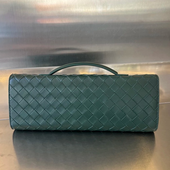 BOTTEGA VENETA BV 741511 クラッチバッグ 編み羊革 31x13cm サイズ:31x13cm
