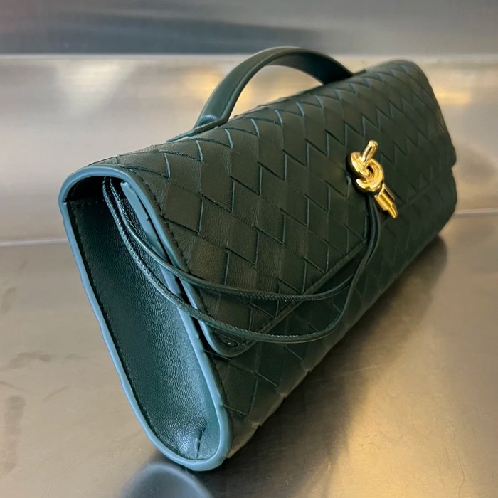 BOTTEGA VENETA BV 741511 クラッチバッグ 編み羊革 31x13cm サイズ:31x13cm