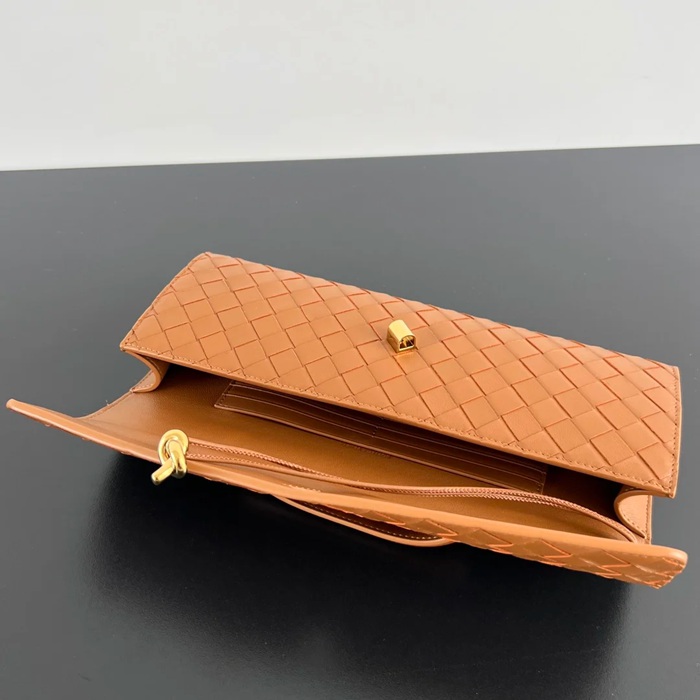 BOTTEGA VENETA BV 741511 クラッチバッグ 編み羊革 31x13cm サイズ:31x13cm