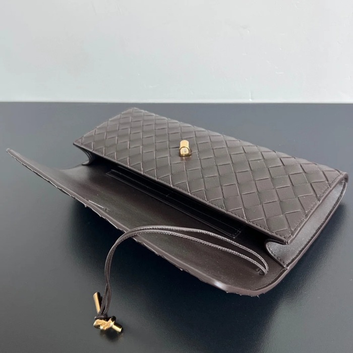 BOTTEGA VENETA BV 741511 クラッチバッグ 編み羊革 31x13cm サイズ:31x13cm