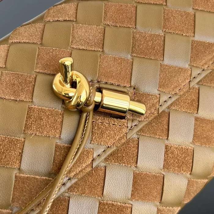 BOTTEGA VENETA BV 741511 クラッチバッグ 鹿皮絨×編み羊革 31x13cm サイズ:31x13cm