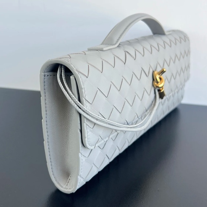 BOTTEGA VENETA BV 741511 クラッチバッグ 編み羊革 31x13cm サイズ:31x13cm