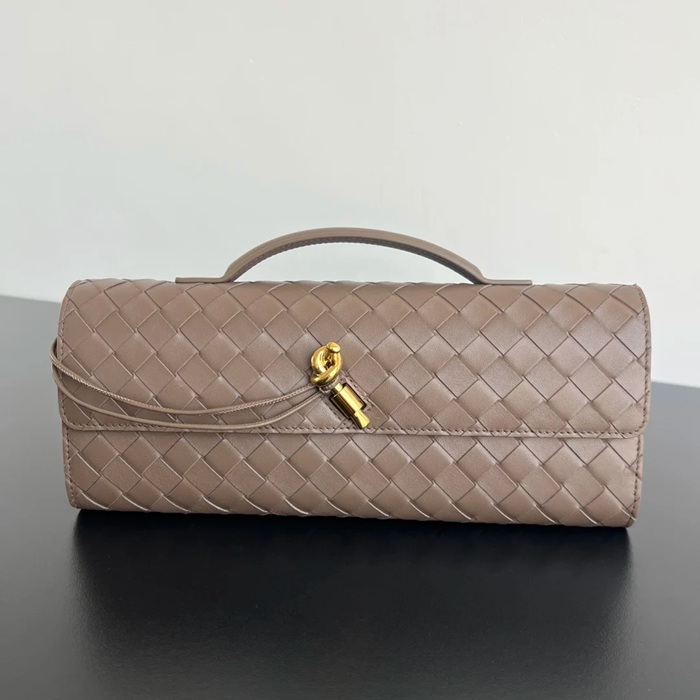 BOTTEGA VENETA BV 741511 クラッチバッグ 編み羊革 31x13cm サイズ:31x13cm