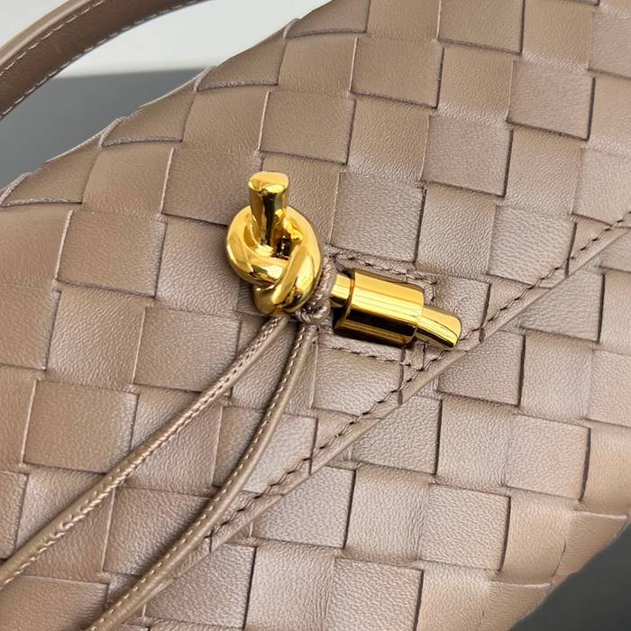 BOTTEGA VENETA BV 741511 クラッチバッグ 編み羊革 31x13cm サイズ:31x13cm