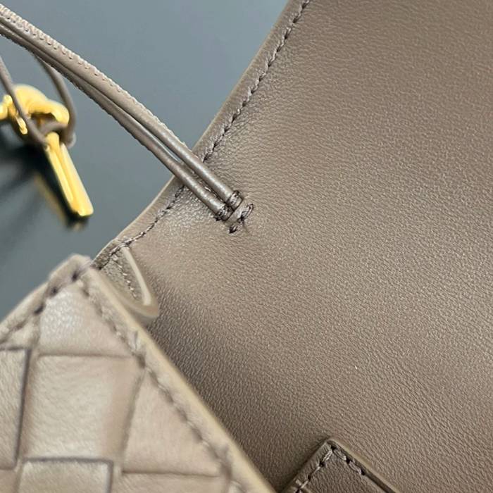 BOTTEGA VENETA BV 741511 クラッチバッグ 編み羊革 31x13cm サイズ:31x13cm