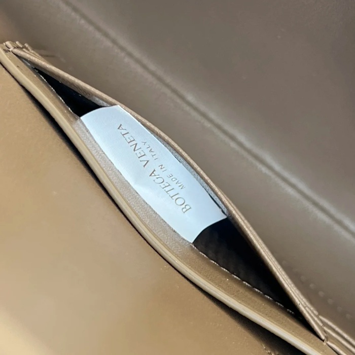 BOTTEGA VENETA BV 741511 クラッチバッグ 編み羊革 31x13cm サイズ:31x13cm