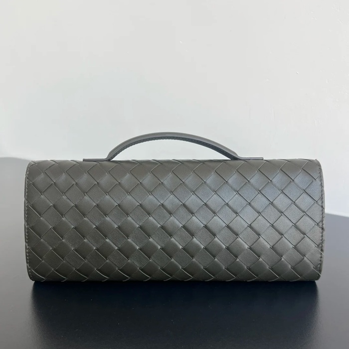 BOTTEGA VENETA BV 741511 クラッチバッグ 編み羊革 31x13cm サイズ:31x13cm