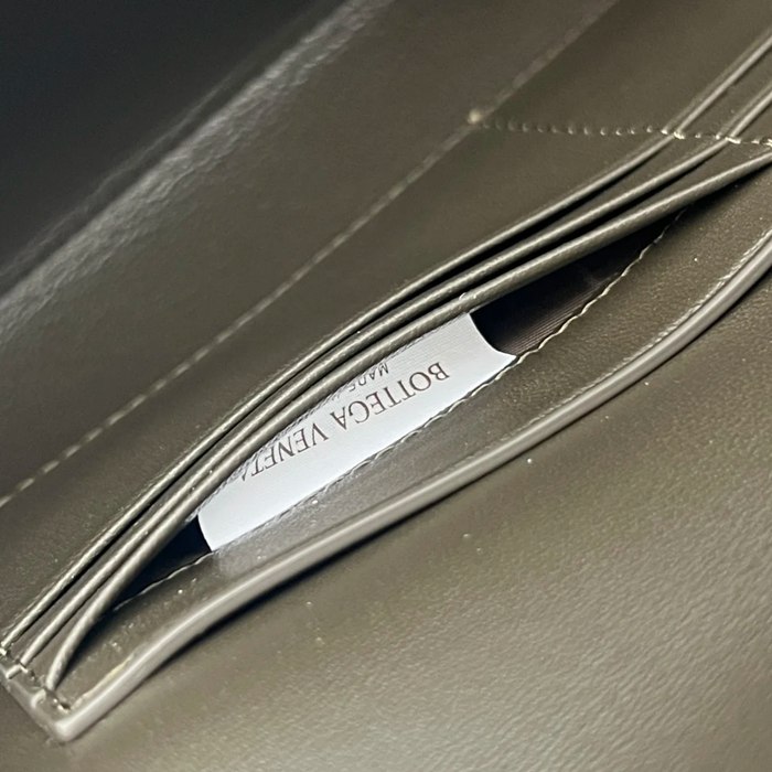 BOTTEGA VENETA BV 741511 クラッチバッグ 編み羊革 31x13cm サイズ:31x13cm