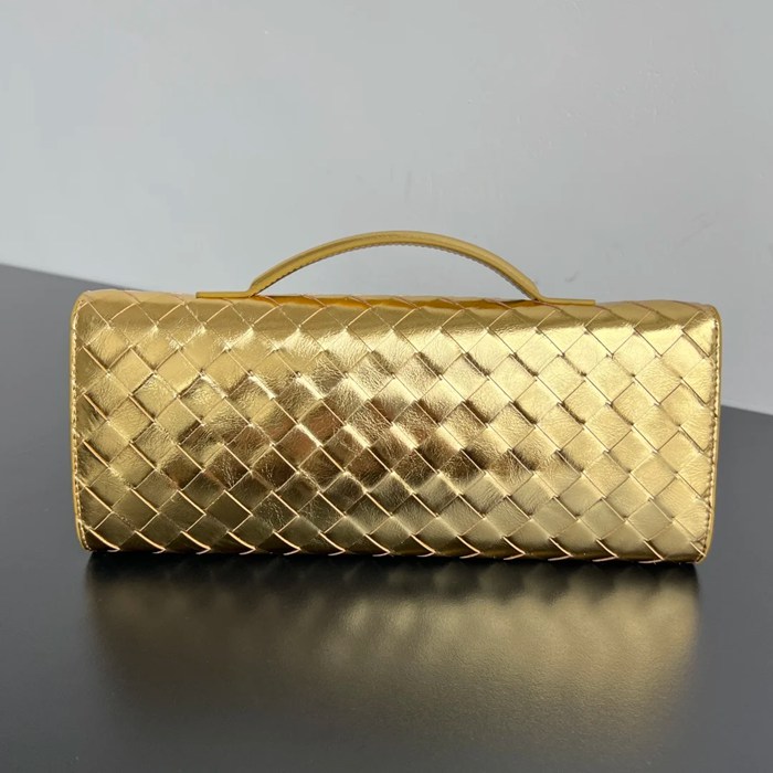 BOTTEGA VENETA BV 741511 クラッチバッグ 編み羊革 31x13cm サイズ:31x13cm