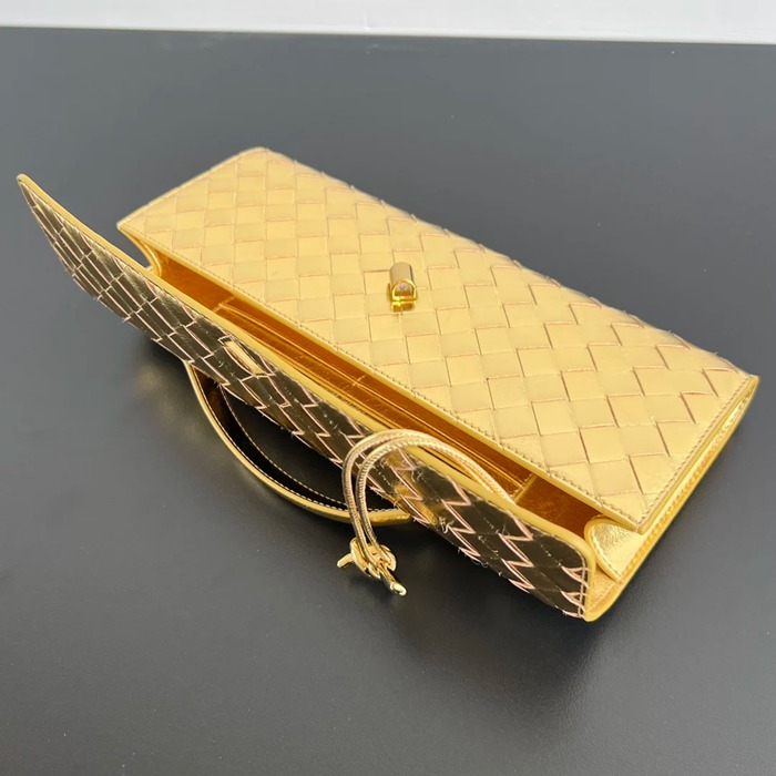 BOTTEGA VENETA BV 741511 クラッチバッグ 編み羊革 31x13cm サイズ:31x13cm