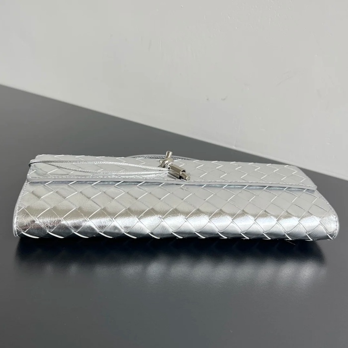 BOTTEGA VENETA BV 741511 クラッチバッグ 編み羊革 31x13cm サイズ:31x13cm