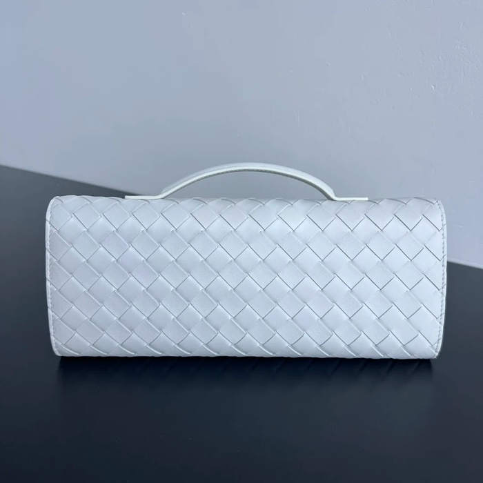BOTTEGA VENETA BV 741511 クラッチバッグ 編み羊革 31x13cm サイズ:31x13cm