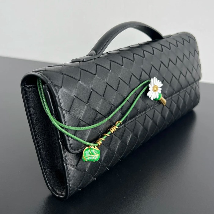 BOTTEGA VENETA BV 836810 アンディアーモ クラッチバッグ ヒナギク 31x13cm サイズ:31x13cm