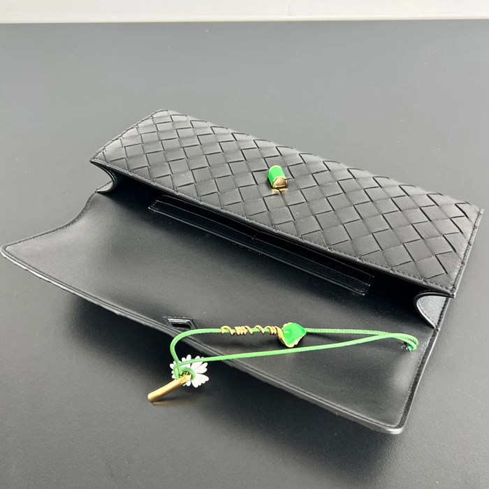 BOTTEGA VENETA BV 836810 アンディアーモ クラッチバッグ ヒナギク 31x13cm サイズ:31x13cm