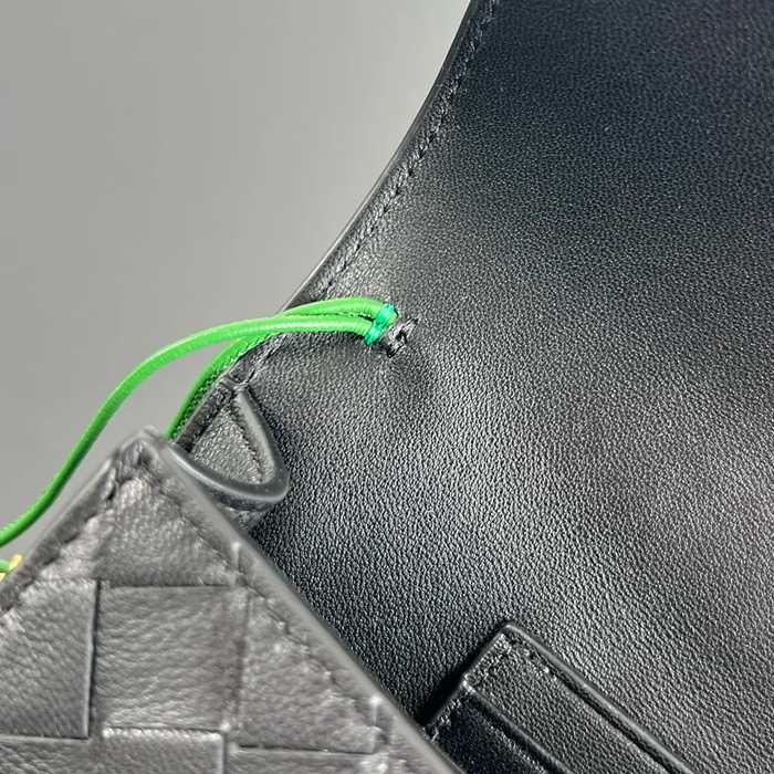 BOTTEGA VENETA BV 836810 アンディアーモ クラッチバッグ ヒナギク 31x13cm サイズ:31x13cm
