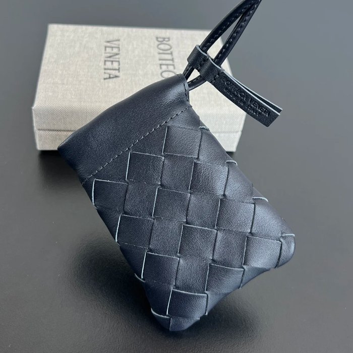 BOTTEGA VENETA BV 843903 カードケース 編み羊皮 マルチカラー 11x8.5cm サイズ:11x8.5cm