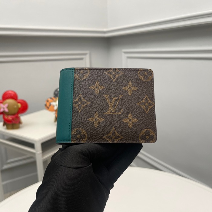 LOUIS VUITTON M12836 マルチプル短財布 モノグラムマッカーサー グリーン サイズ:11.5x9x1.5cm